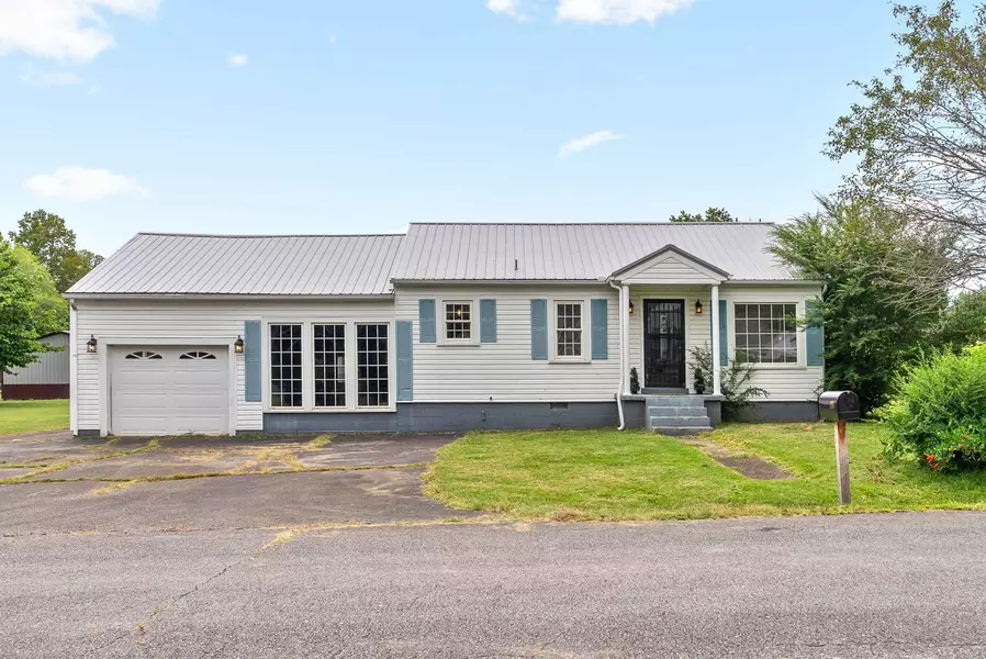 106 Sutton Avenue, Waverly, TN 37185