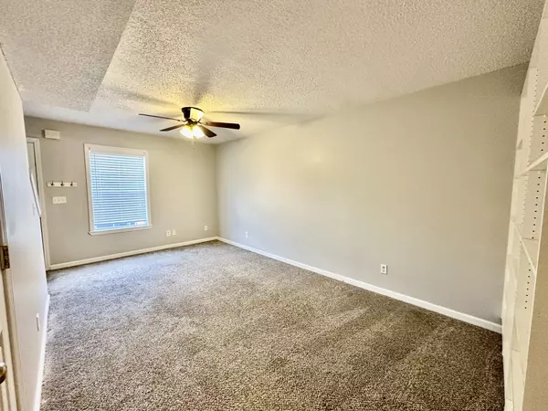 Clarksville, TN 37043,282 Raleigh Dr #B