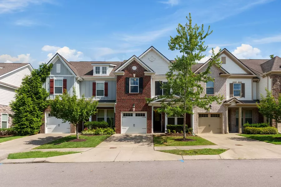 1034 Livingstone Ln, Mount Juliet, TN 37122