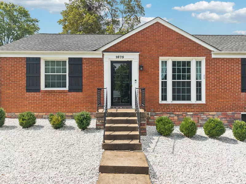 1675 Valley Rd, Clarksville, TN 37043