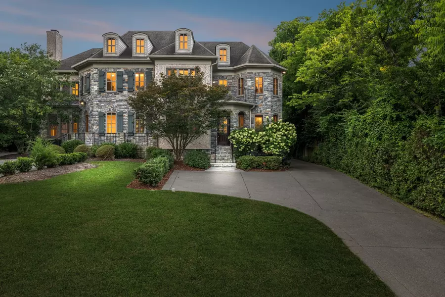 2021B Overhill Dr, Nashville, TN 37215