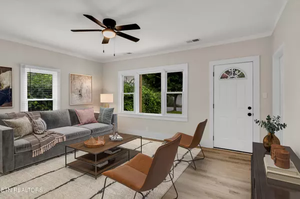 Knoxville, TN 37917,411 E Springdale Ave