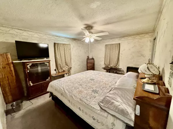Hopkinsville, KY 42240,313 Wayne Dr