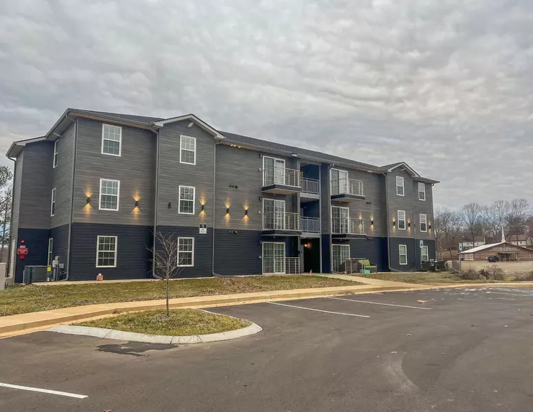 543 Peachers Mill Rd #112, Clarksville, TN 37042
