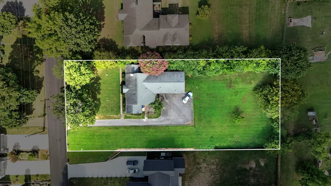 945 Inverness Ave, Nashville, TN 37204