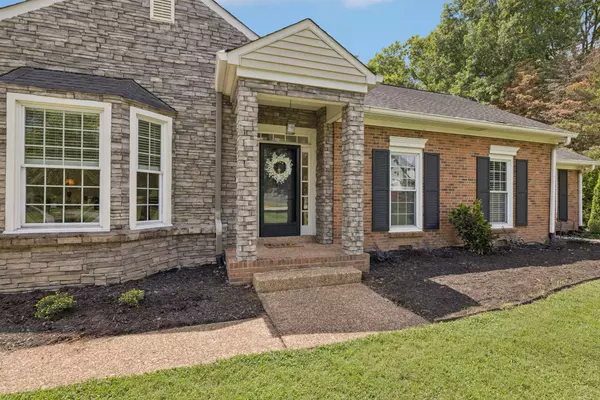 Brentwood, TN 37027,8203 Sherwood Green Ct