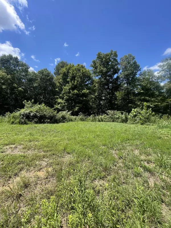 Lafayette, TN 37083,5142 Highway 52 west #W