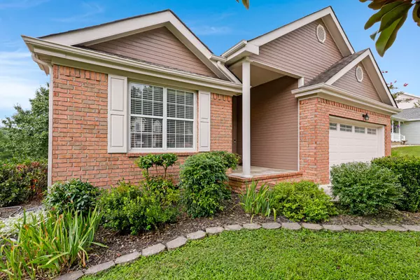 Chattanooga, TN 37421,976 Fuller Glen Circle