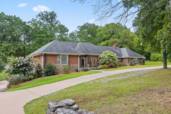 1619 Anderson Pike, Signal Mountain, TN 37377