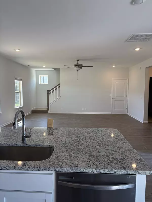 Murfreesboro, TN 37128,353 Neartop Lane