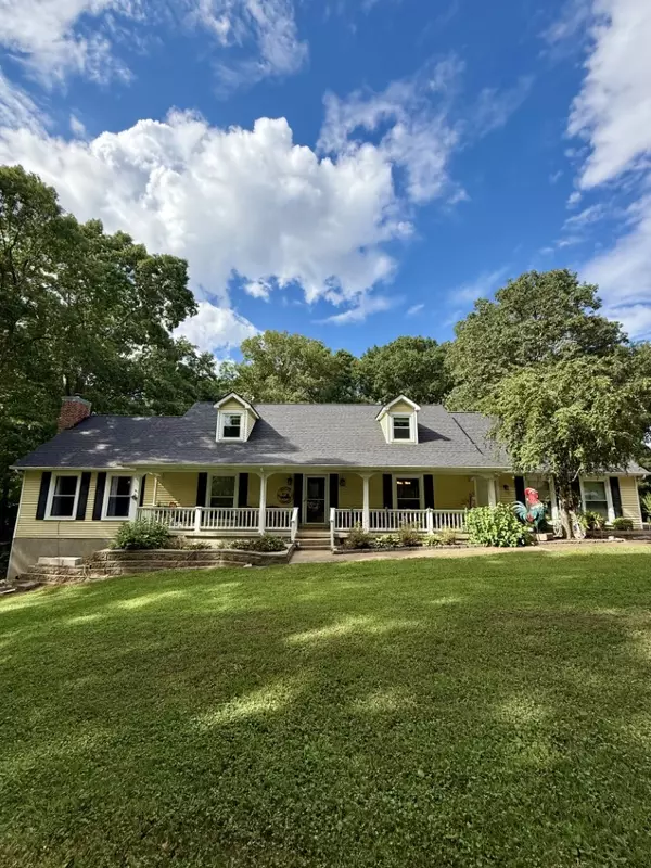 2290 Grandview Dr #W, Lawrenceburg, TN 38464