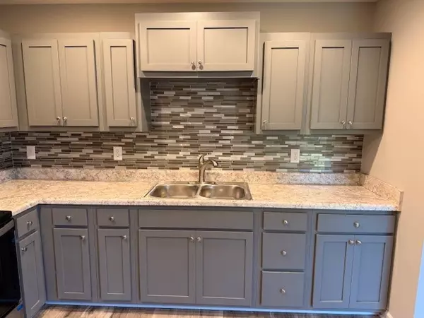 Tullahoma, TN 37388,405 S High St