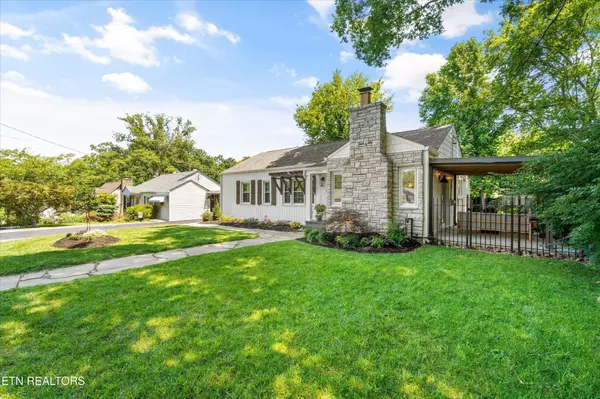 Knoxville, TN 37918,5008 NE Hedgewood Rd