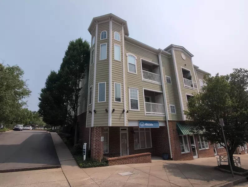 7009 Lenox Village Dr #202, Nashville, TN 37211