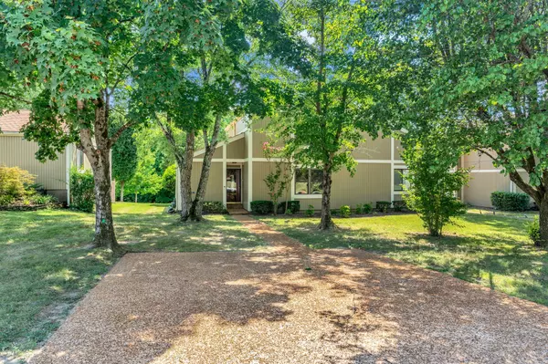 819 Todd Preis Dr, Nashville, TN 37221