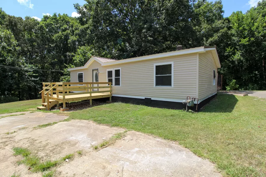 13465 Natchez Trace Rd, Lexington, TN 38351