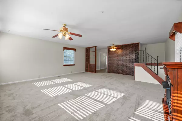 511 Main St, Cumberland City, TN 37050