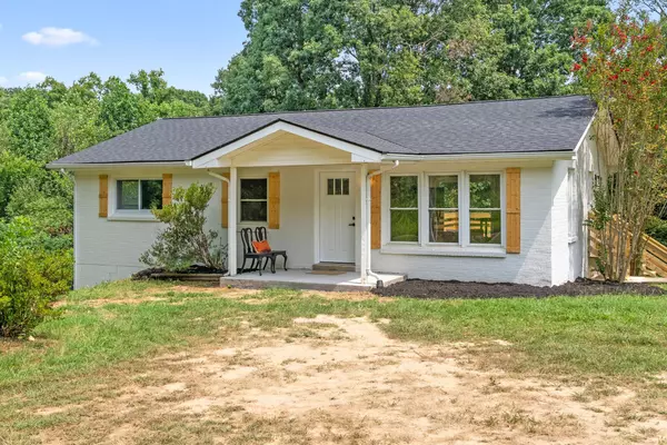 1950 Old Stewart Rd, Tennessee Ridge, TN 37178