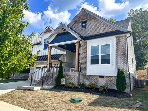 268 Daniel St, Pleasant View, TN 37146