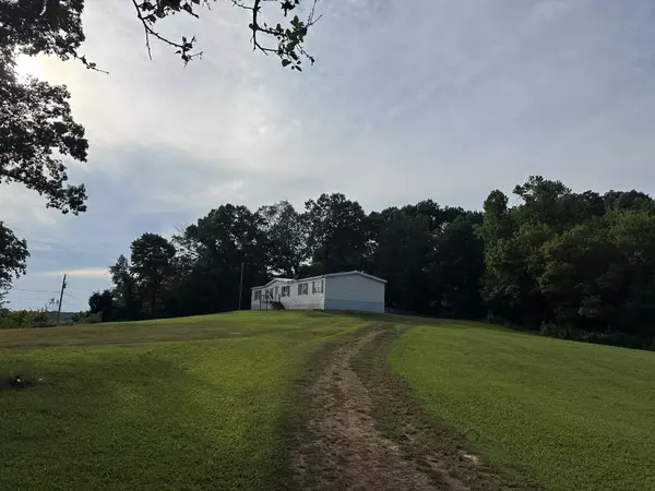 Hohenwald, TN 38462,104 Limo View Ln