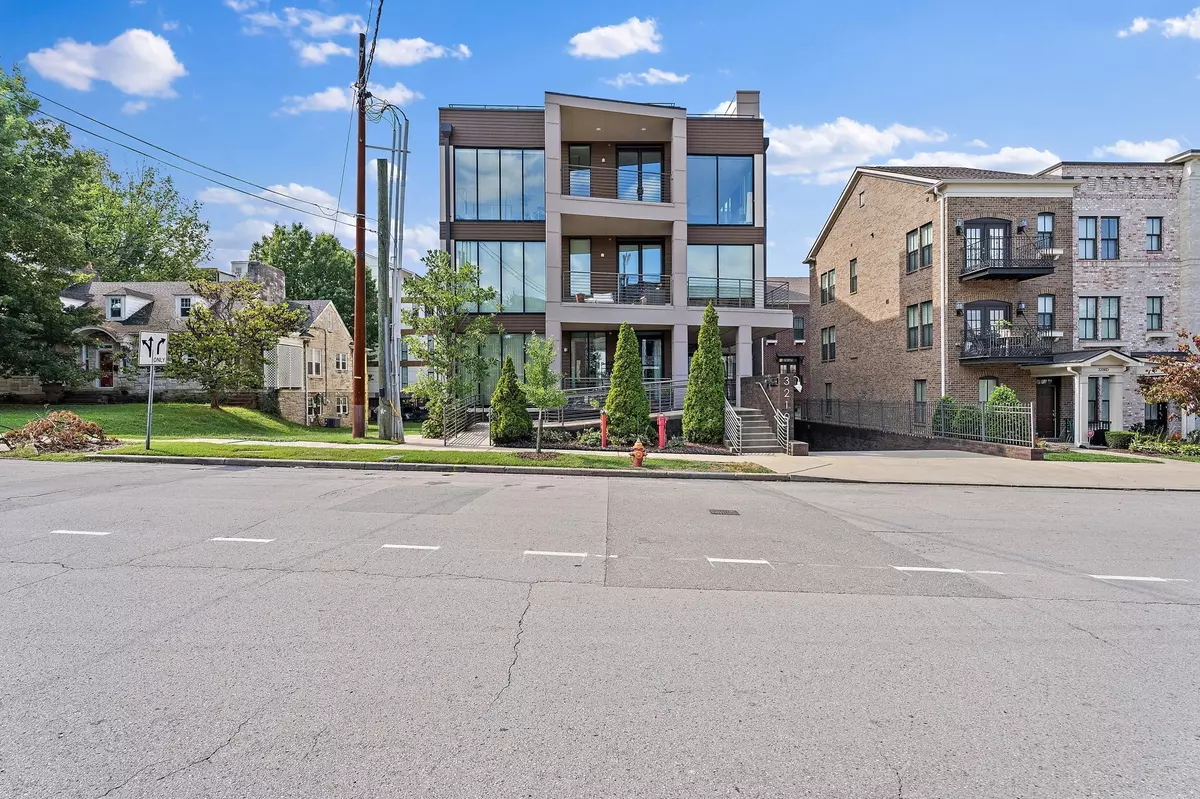 Nashville, TN 37203,3210 Long Blvd #301