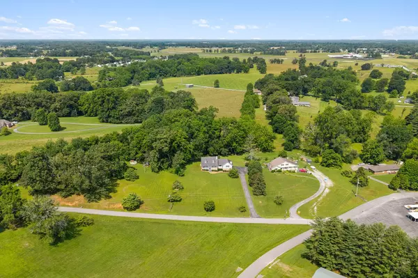 Mcminnville, TN 37110,40 Lakeview Trl