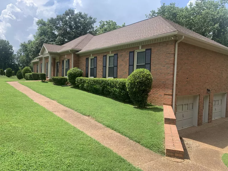 2204 Oakwood Ct, Franklin, TN 37064