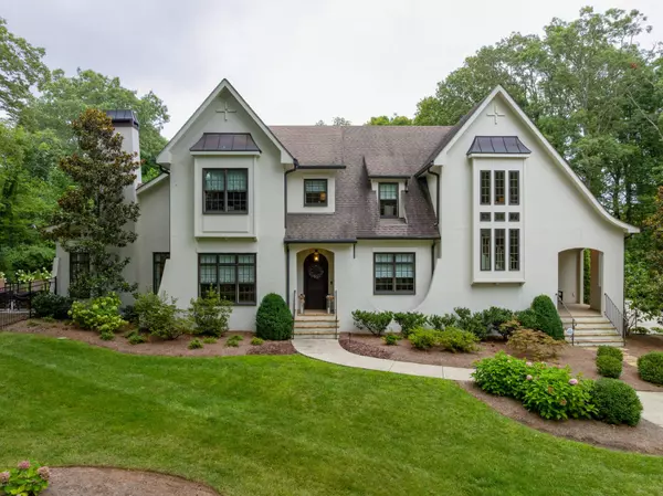 221 Stephenson Avenue, Lookout Mountain, TN 37350