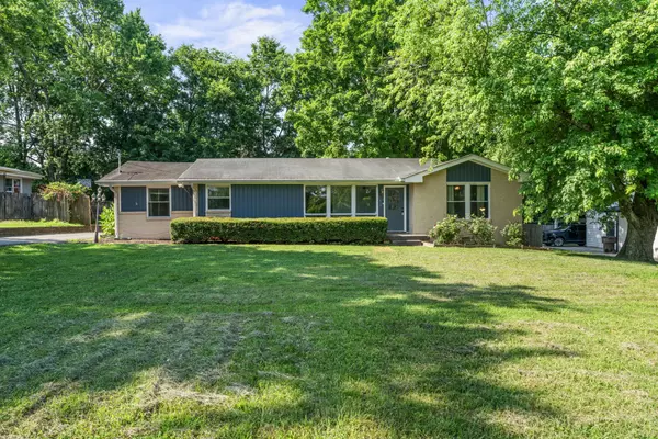 485 Hogan Rd, Nashville, TN 37220