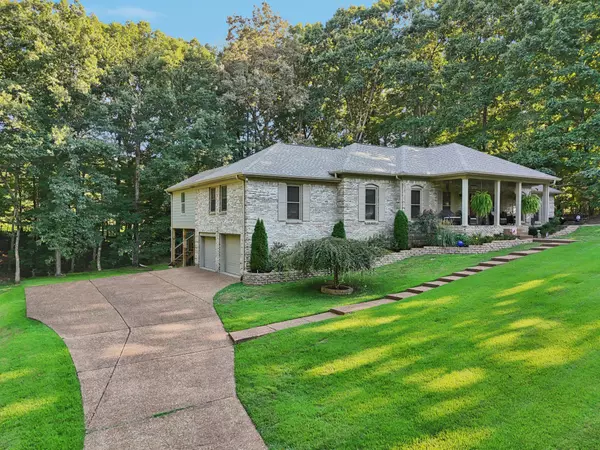 106 Dogwood Ct, Dickson, TN 37055