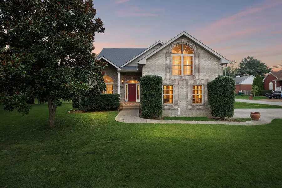 103 Iroquois Dr, White House, TN 37188