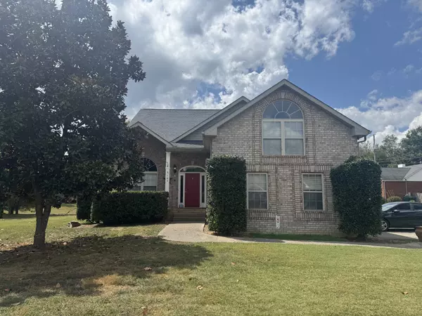 103 Iroquois Dr, White House, TN 37188