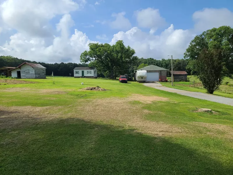 503 Bain Rd #S, Big Sandy, TN 38221