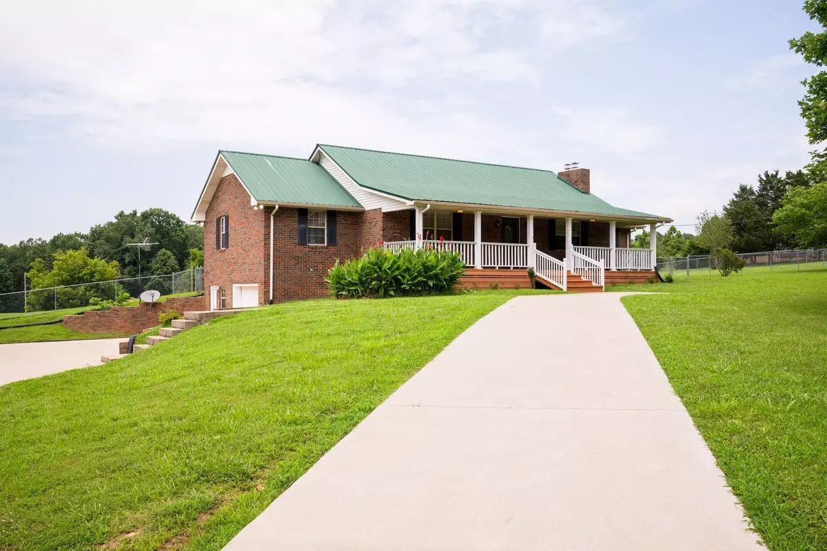 White Bluff, TN 37187,1631 Taylor Town Road