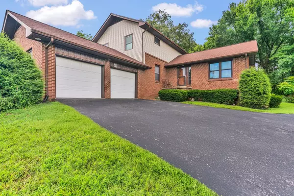 Hartsville, TN 37074,174 Circle Dr