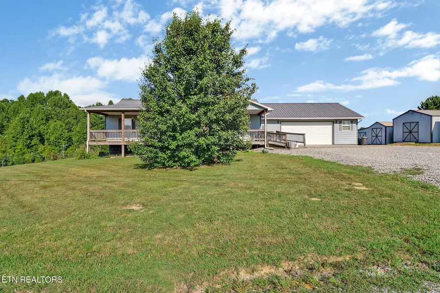 632 Peabody Tr, Grimsley, TN 38565