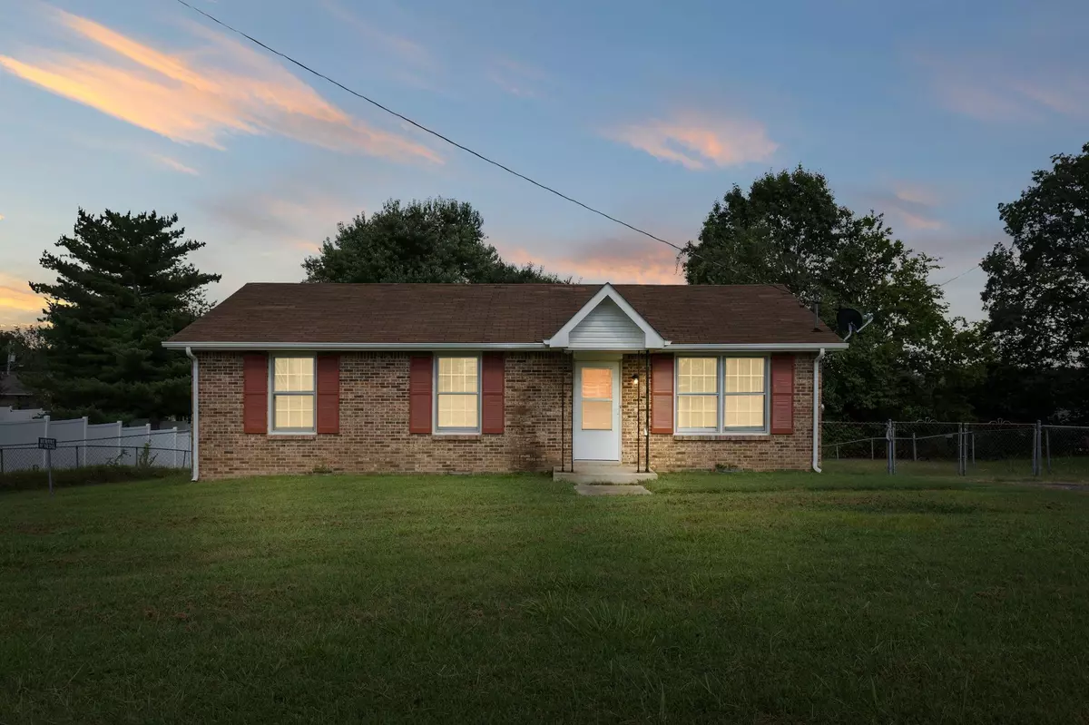 Clarksville, TN 37042,431 Cunningham Ln