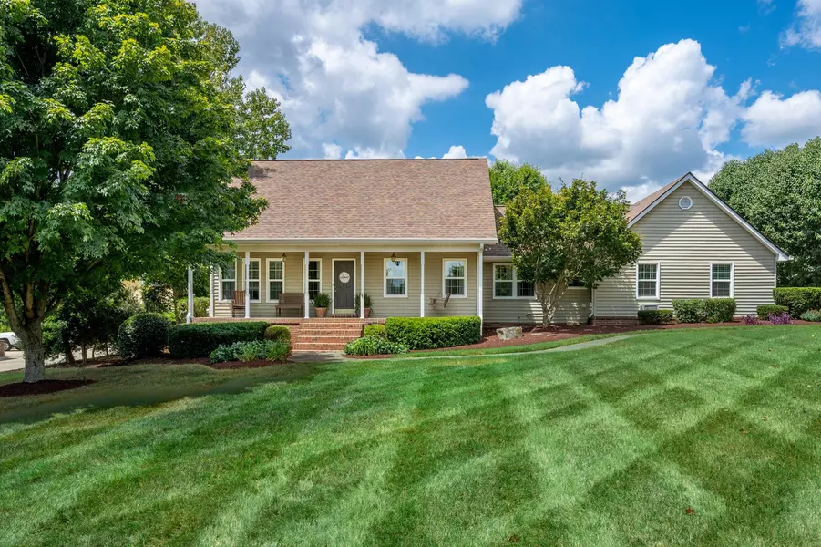 1013 Countrywood Dr, Hendersonville, TN 37075