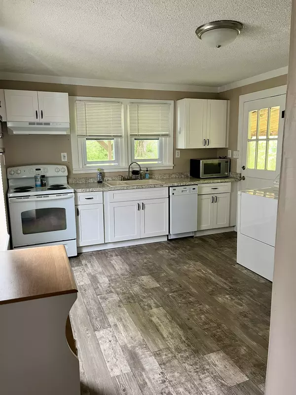 Hohenwald, TN 38462,209 N Pine St