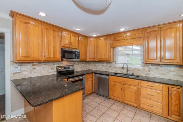 Harriman, TN 37748,917 Swan Pond Circle Rd