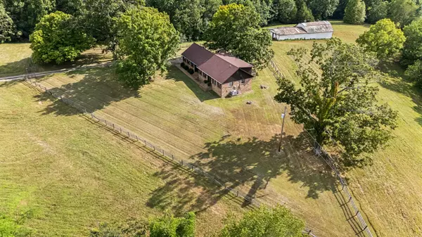 White Bluff, TN 37187,3085 Hwy 47 N