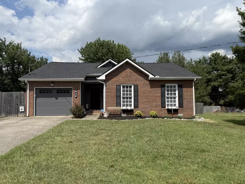 916 Dolphin Ln, Clarksville, TN 37043