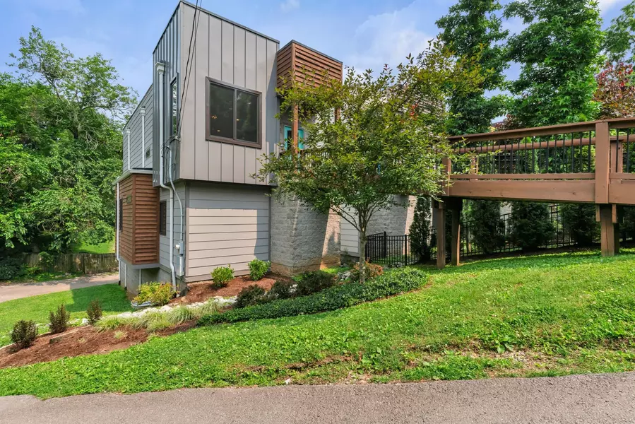419 Avondale Dr, Nashville, TN 37206