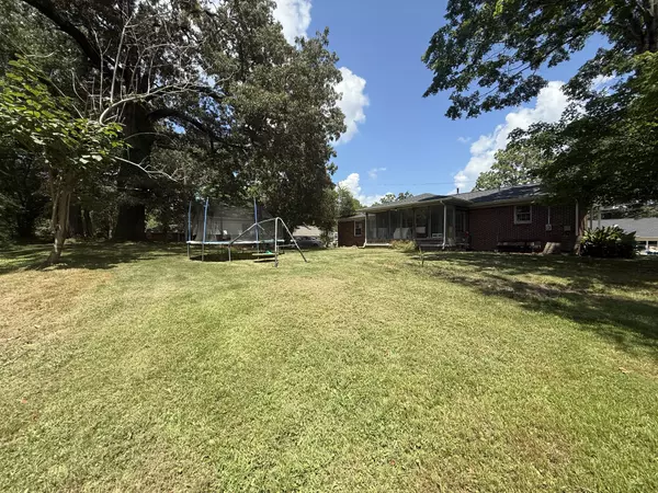 Camden, TN 38320,111 Melton Ave