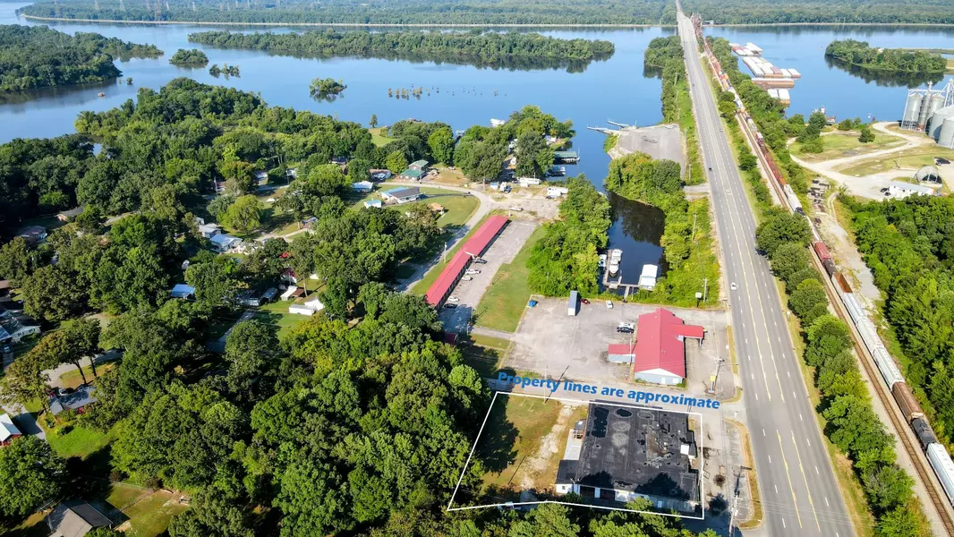 212 Broadway Ave, New Johnsonville, TN 37134