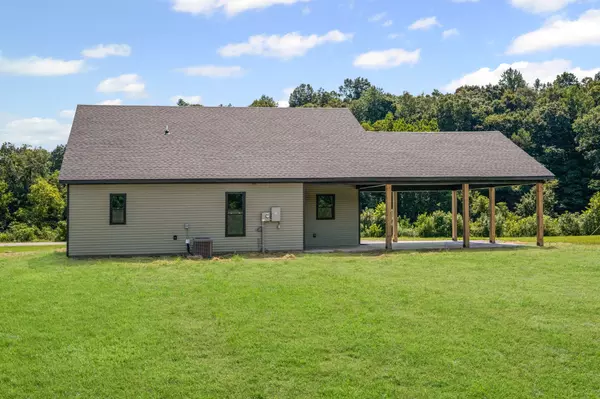 Dickson, TN 37055,662 E Piney Rd