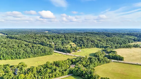 Mc Ewen, TN 37101,12535 US Highway 70 #E