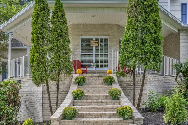 7327 McCormick Dr, Fairview, TN 37062