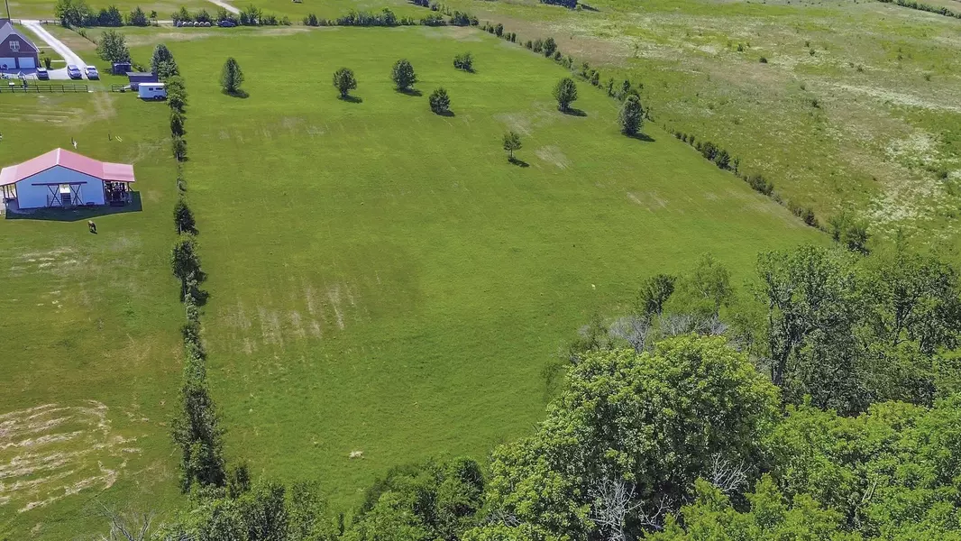 7108 Comstock Rd, Spring Hill, TN 37174