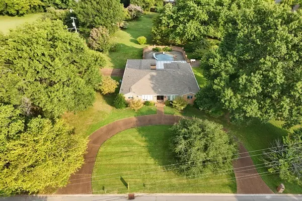 Brentwood, TN 37027,5516 Clovercrest Dr
